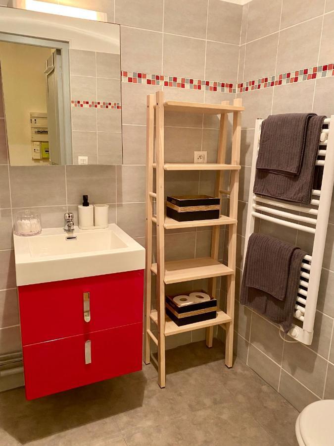 Newly Renovated Ground Floor Apartment Close To Thermes Bagnères-de-Luchon エクステリア 写真